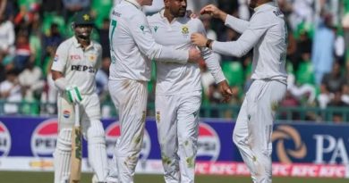 Pakistan vs South Africa: Pakistan 199/4 at Tea in Lahore Test
