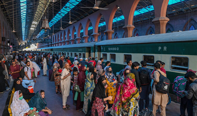 Pakistan Railways to Operate 4 Special Trains