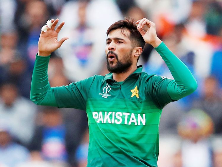 MUHAMMAD AMIR PAKISTANI BOWLER