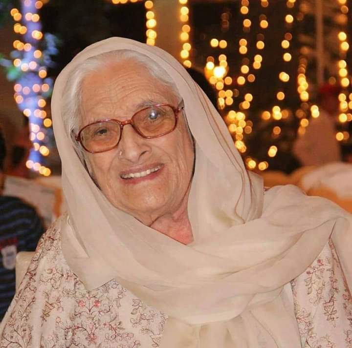 begam naseem wali khan