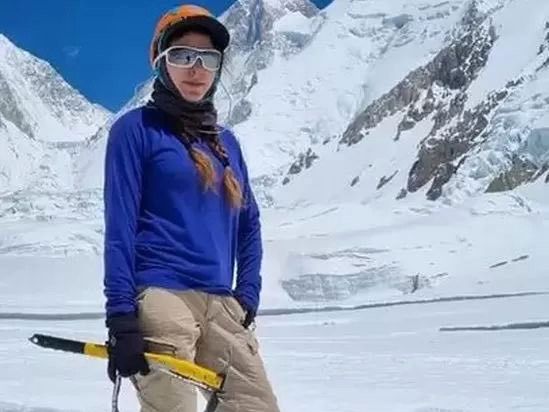 PAKISTANI WOMEN MOUNTAIN CLIMBER RECORD 1