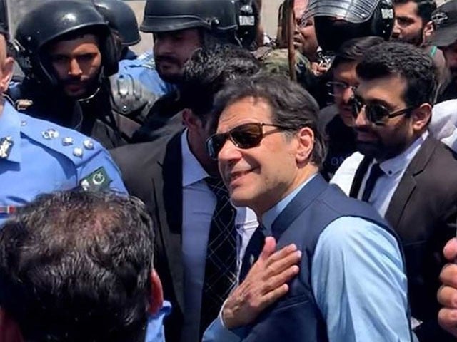 چیئرمین پی ٹی آئی عمران خان کا اٹک سے اڈیالہ جیل منتقل ہونے سے انکار