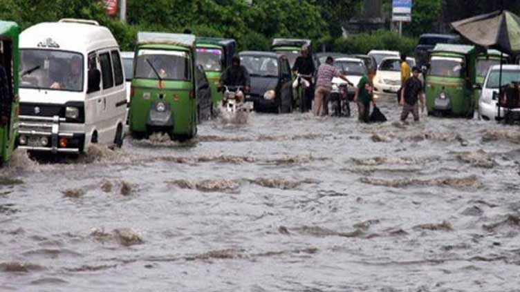 لاہور میں بارش کا 30 سالہ ریکارڈ ٹوٹ گیا،مختلف حادثات میں 7 افراد جاں بحق