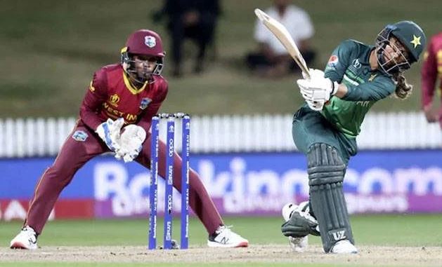 PAKISTAN AND WEST INDIES CRICKET TEAMS